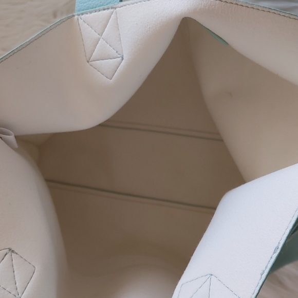 Women's Orb Aqua Vegan Leather Tote - Picture 8 of 12